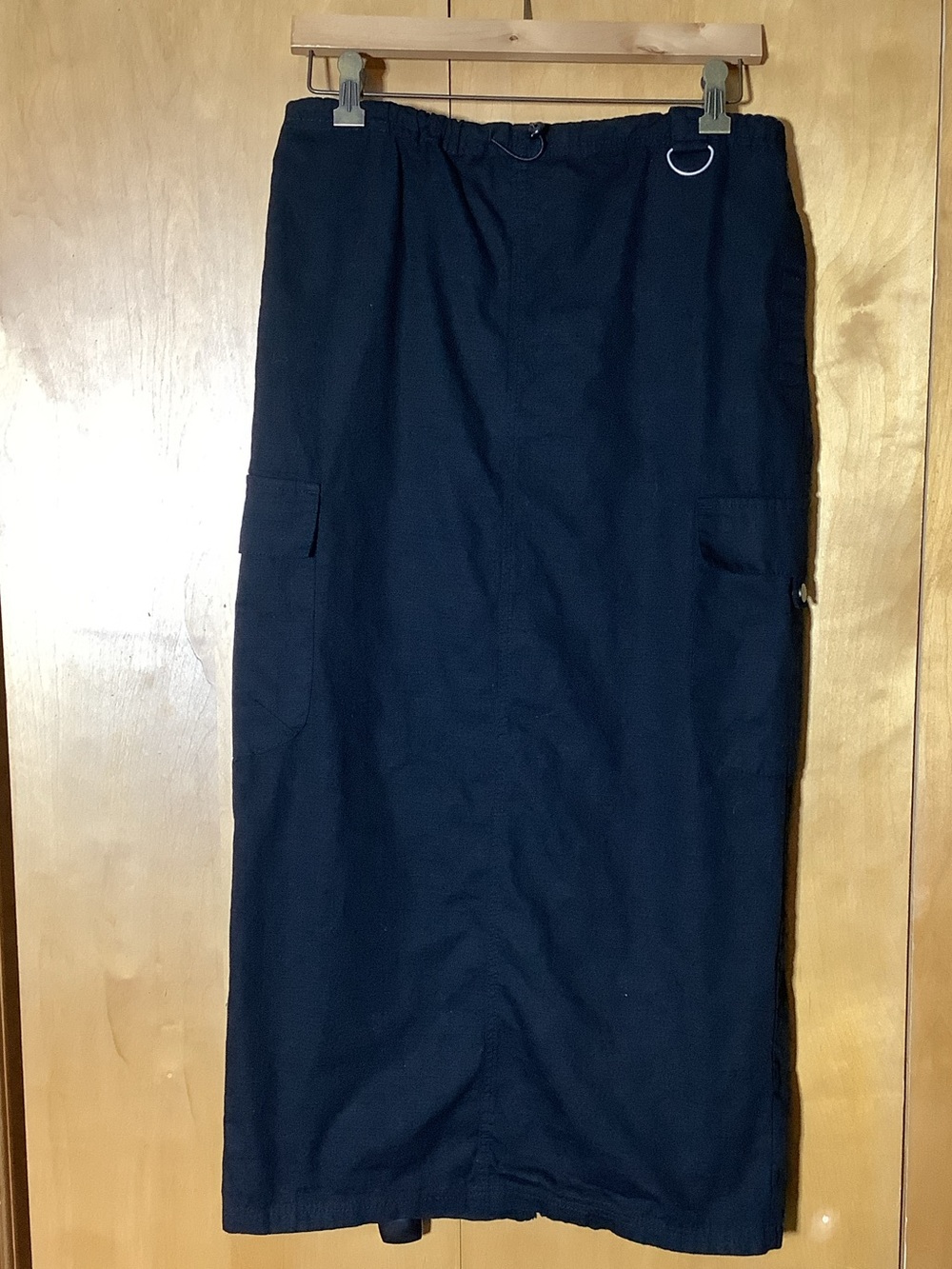 House of Harlow Black Ripstop Cargo Maxi skirt, size small
